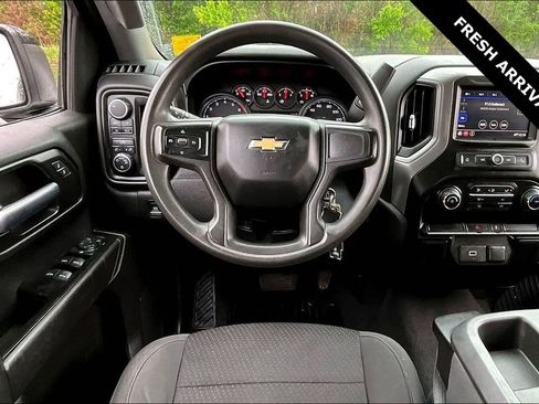 Used 2020 Chevrolet Silverado 1500 Custom image 9