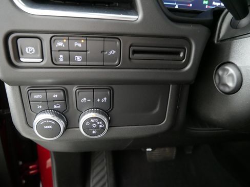 Used 2022 GMC Yukon SLT w/ SLT Premium Package AWD/4WD image 26