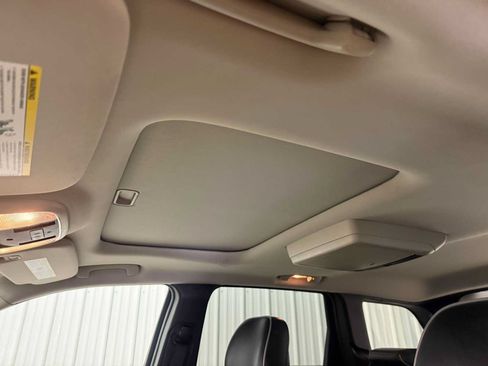 Used 2013 Jeep Grand Cherokee Overland AWD/4WD image 22