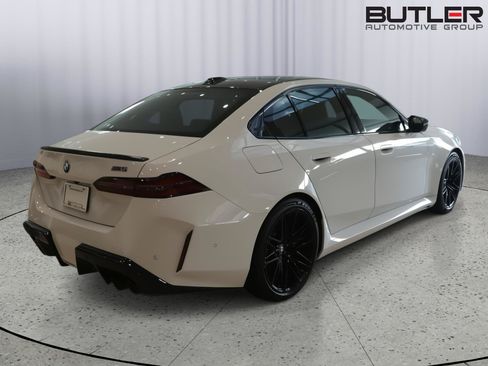 Used 2026 BMW M5 w/ Carbon Package AWD/4WD image 4