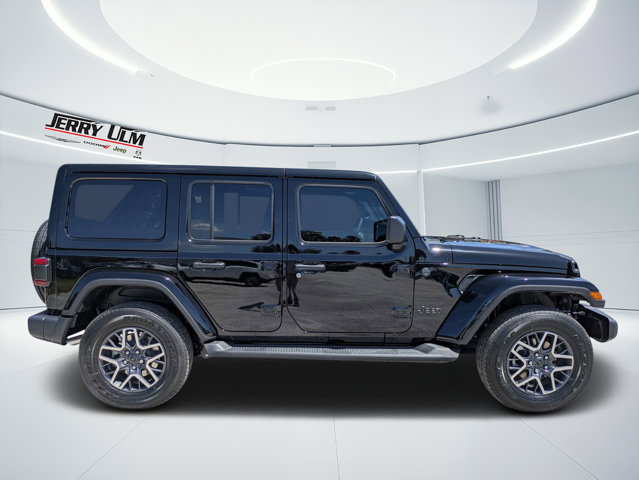 New 2026 Jeep Wrangler Unlimited Sahara AWD/4WD image 2