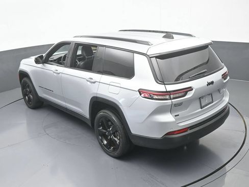 Used 2023 Jeep Grand Cherokee L Laredo RWD image 49