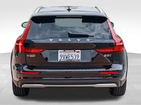 Certified 2026 Volvo V60 B5 Cross Country Ultra w/ Climate Package AWD/4WD image 7