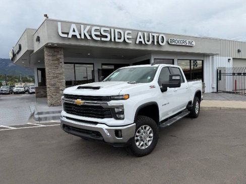 Used 2024 Chevrolet Silverado 2500 LT AWD/4WD image 1