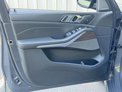 Used 2023 BMW X7 xDrive40i w/ M Sport Package AWD/4WD image 52