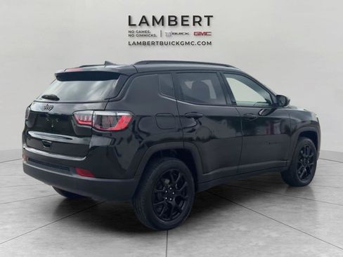 Used 2023 Jeep Compass Latitude w/ Convenience Group AWD/4WD image 5