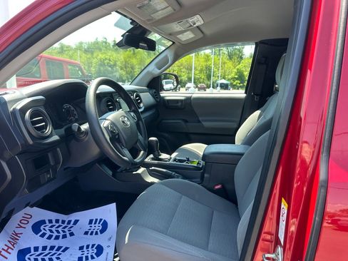 Used 2019 Toyota Tacoma SR w/ SR Convenience Package AWD/4WD image 9