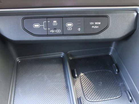 New 2026 Kia Carnival EX FWD image 43