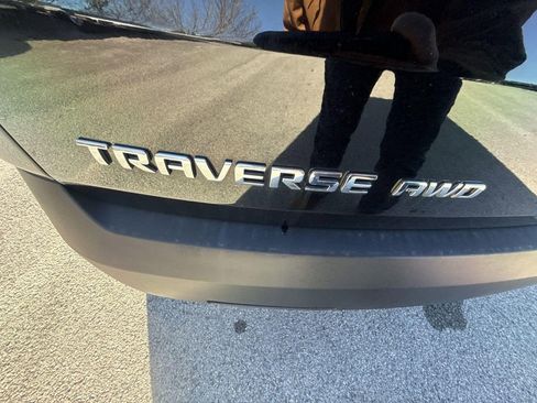 Used 2021 Chevrolet Traverse LS image 36