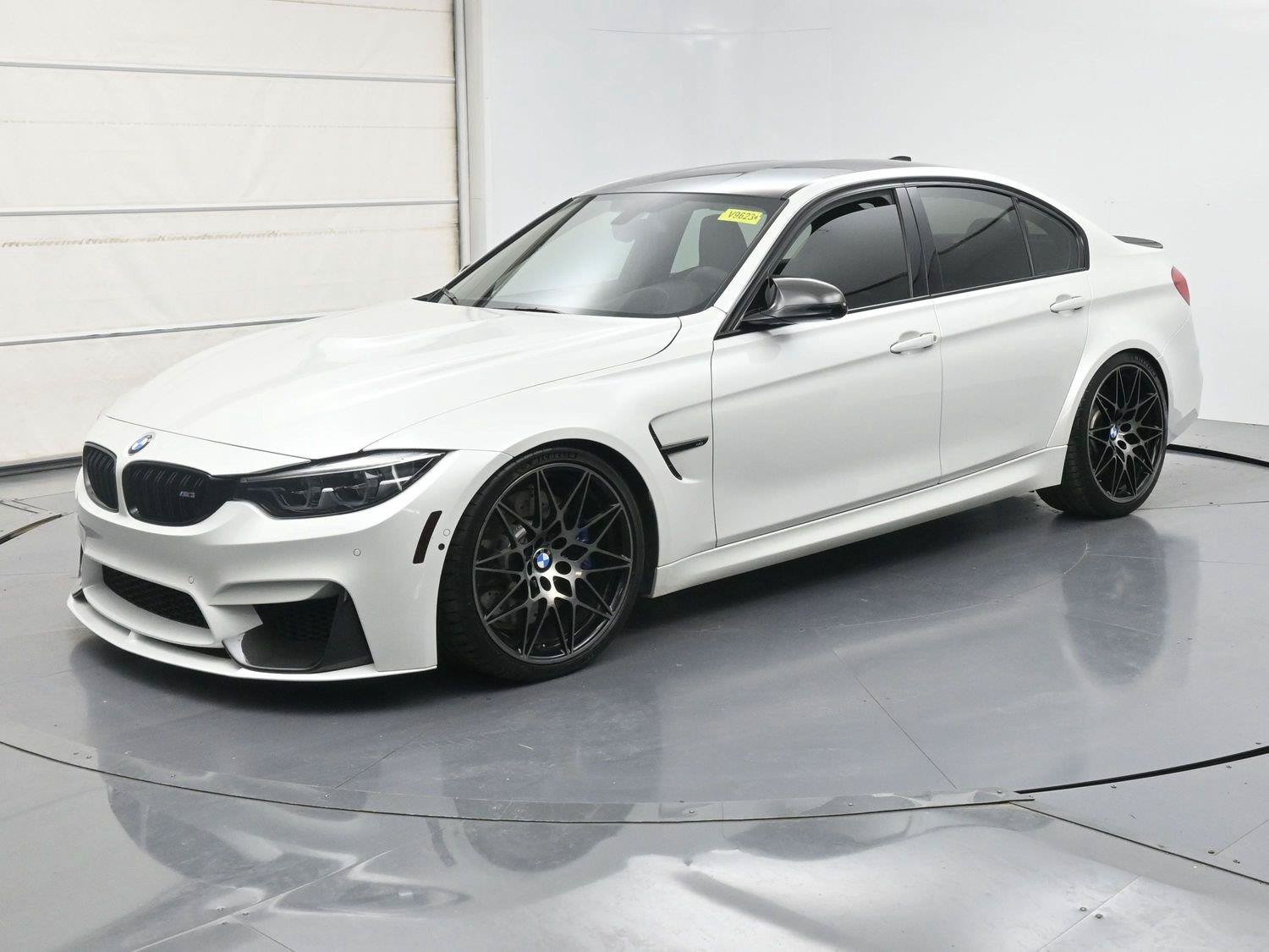 Used 2018 BMW M3 RWD image 2