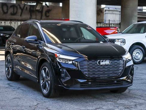 Used 2024 Audi Q4 e-tron Premium Plus w/ Premium Plus image 3