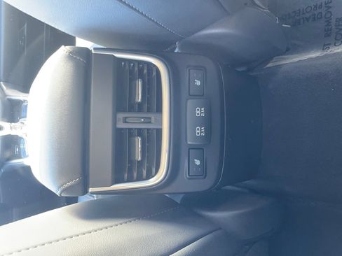 Certified 2022 Subaru Outback Limited image 23