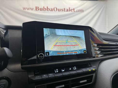 Used 2025 Toyota Camry SE w/ Convenience Package FWD image 14