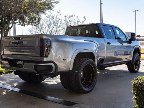 Used 2026 GMC Sierra 3500 Denali Ultimate image 10