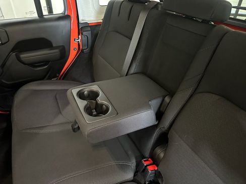 Used 2023 Jeep Wrangler Unlimited w/ Cold Weather Group image 32