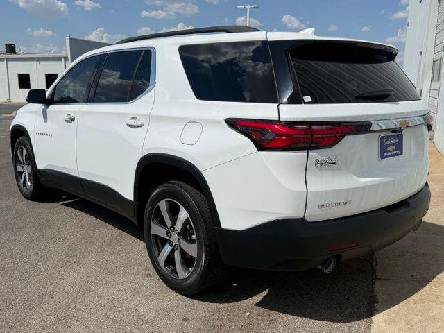 Used 2023 Chevrolet Traverse LT w/ LT Premium Package FWD image 2