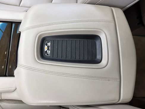 Used 2019 Cadillac Escalade Luxury AWD/4WD image 31