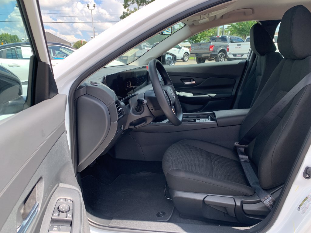 New 2027 Nissan Sentra SV FWD image 17