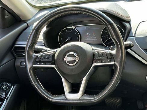 Used 2024 Nissan Altima 2.5 SR FWD image 16