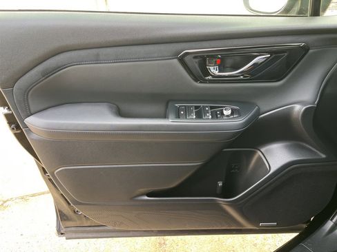 Certified 2025 Subaru Forester Limited image 21