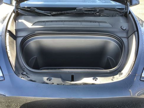 Used 2023 Tesla Model Y Long Range image 29