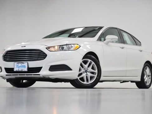 Used 2016 Ford Fusion SE FWD image 7