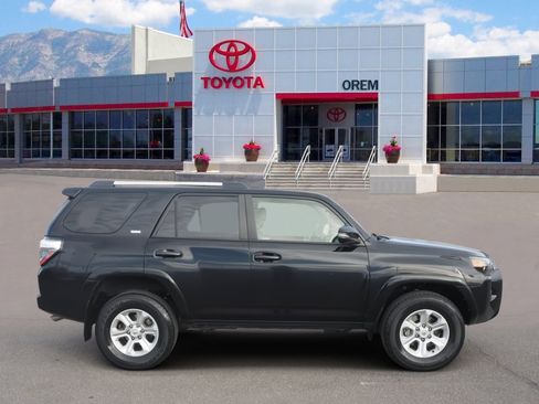 Used 2022 Toyota 4Runner SR5 Premium w/ Moonroof Package image 6