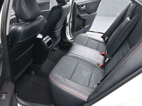 Used 2015 Toyota Camry SE FWD image 7