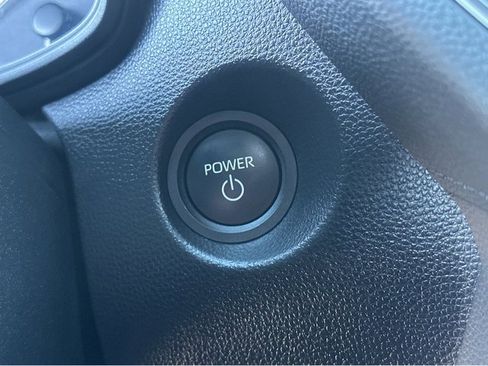 Used 2024 Toyota Corolla Cross SE image 26