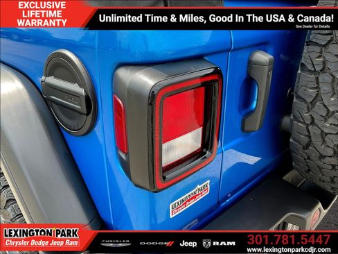 Used 2023 Jeep Wrangler Unlimited Rubicon w/ Cold Weather Group AWD/4WD image 22