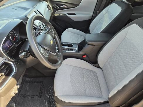 Used 2022 Chevrolet Equinox LS w/ LS Convenience Package FWD image 12