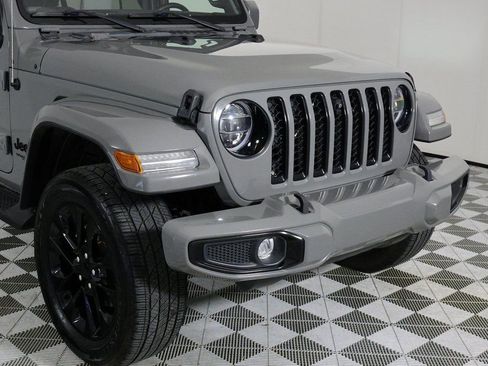 Used 2022 Jeep Wrangler Unlimited Sahara image 44