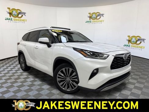 Used 2021 Toyota Highlander Platinum image 1