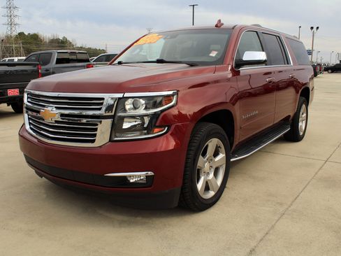 Used 2020 Chevrolet Suburban Premier image 1