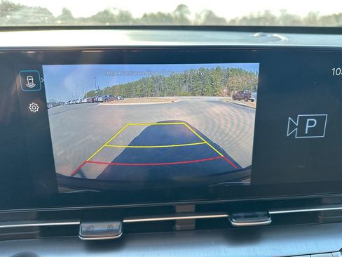 Certified 2025 Hyundai Kona SEL image 29