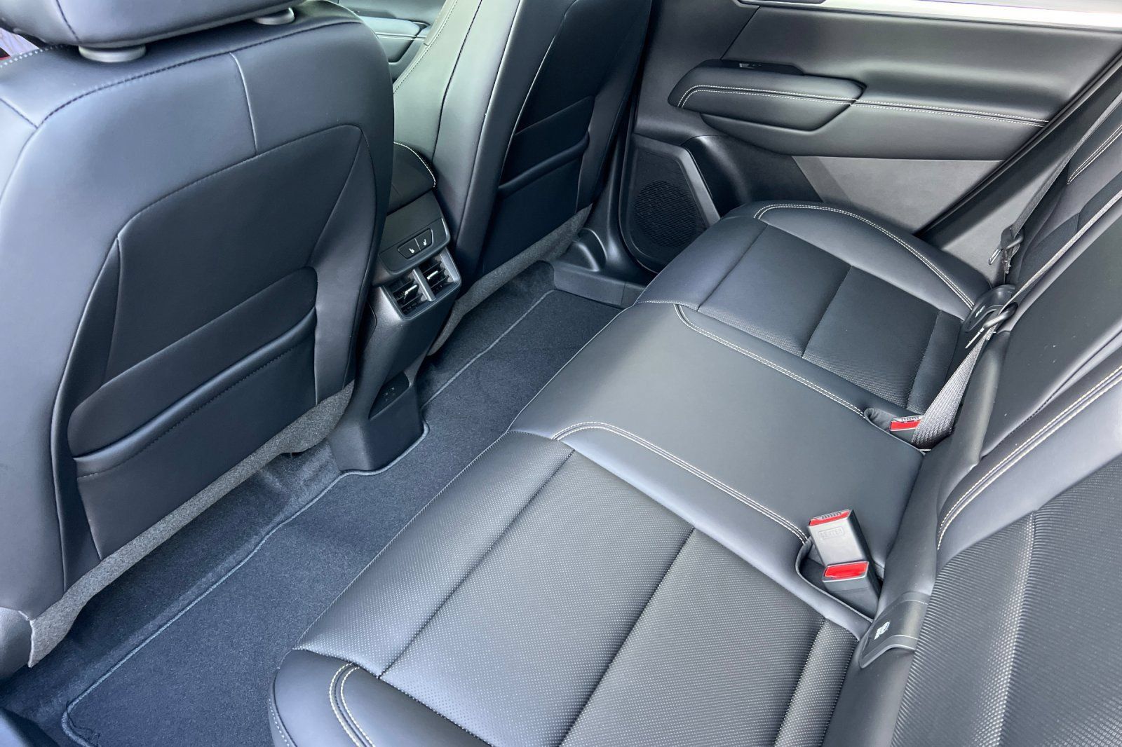 New 2026 GMC Terrain Elevation w/ Elevation Premium Package FWD image 14