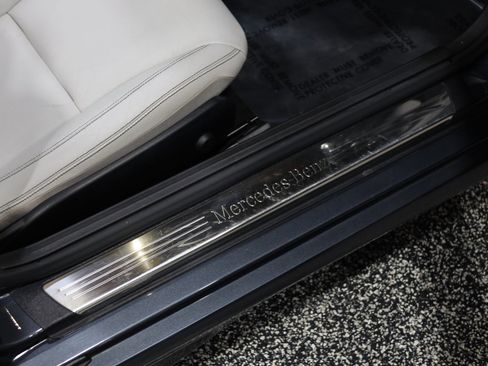 Used 2013 Mercedes-Benz SLK 250 image 42