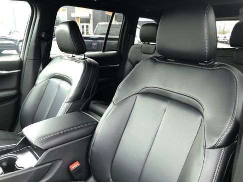 New 2026 Jeep Grand Cherokee Limited image 22