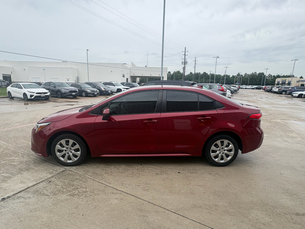 Used 2023 Toyota Corolla LE FWD image 5