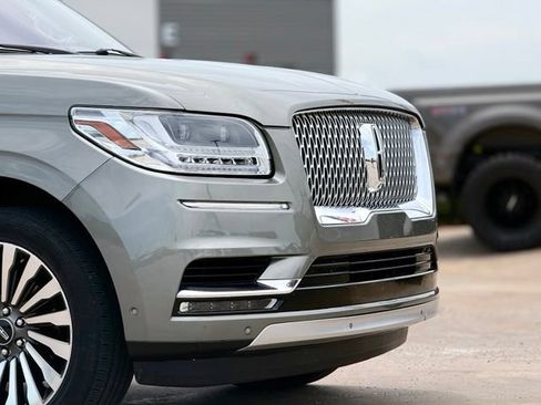 Used 2019 Lincoln Navigator Reserve AWD/4WD image 9