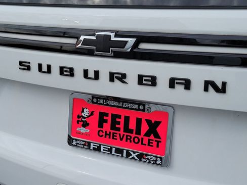 Used 2023 Chevrolet Suburban Z71 image 7