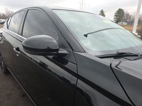 Used 2022 Nissan Altima 2.5 SR w/ Midnight Edition Package image 3