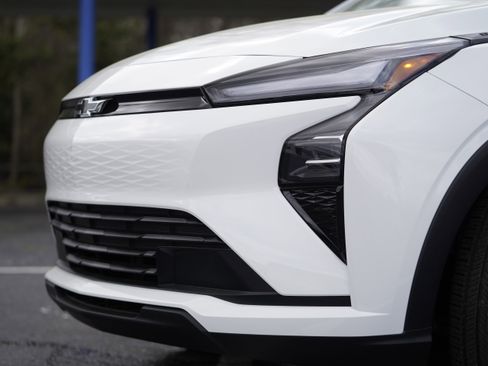 New 2027 Chevrolet Bolt LT image 33