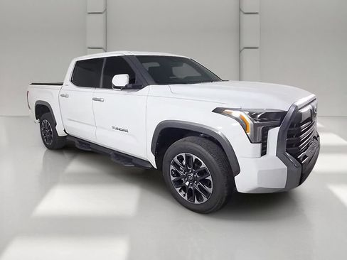 Used 2025 Toyota Tundra Limited AWD/4WD image 34