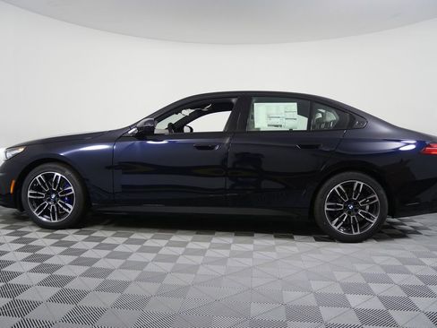 Used 2026 BMW 530i xDrive w/ M Sport Package image 6