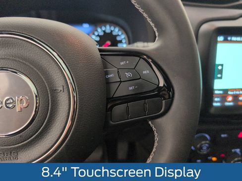 Used 2021 Jeep Renegade Latitude w/ Sun & Sound Group FWD image 38