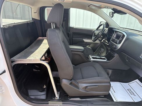 Used 2020 Chevrolet Colorado LT w/ Safety Package RWD image 16