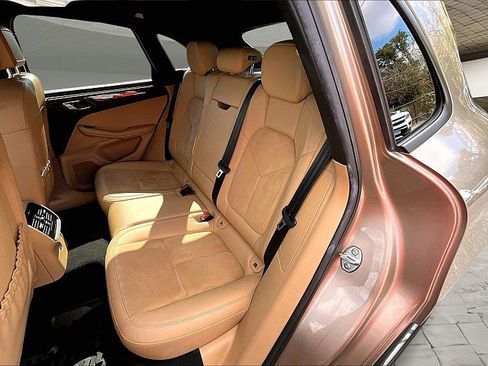 Used 2017 Porsche Macan image 25