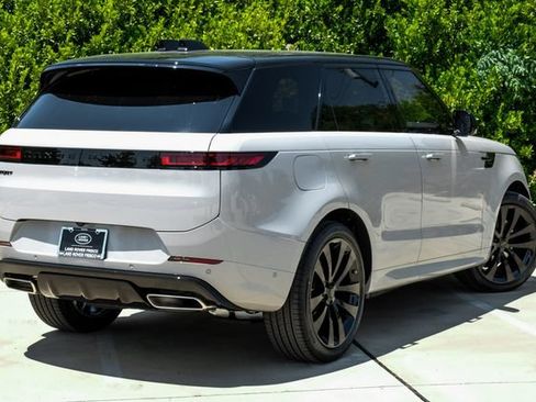 New 2026 Land Rover Range Rover Sport Dynamic SE AWD/4WD image 11