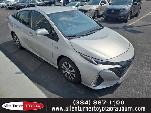 Used 2020 Toyota Prius Prime LE FWD image 1